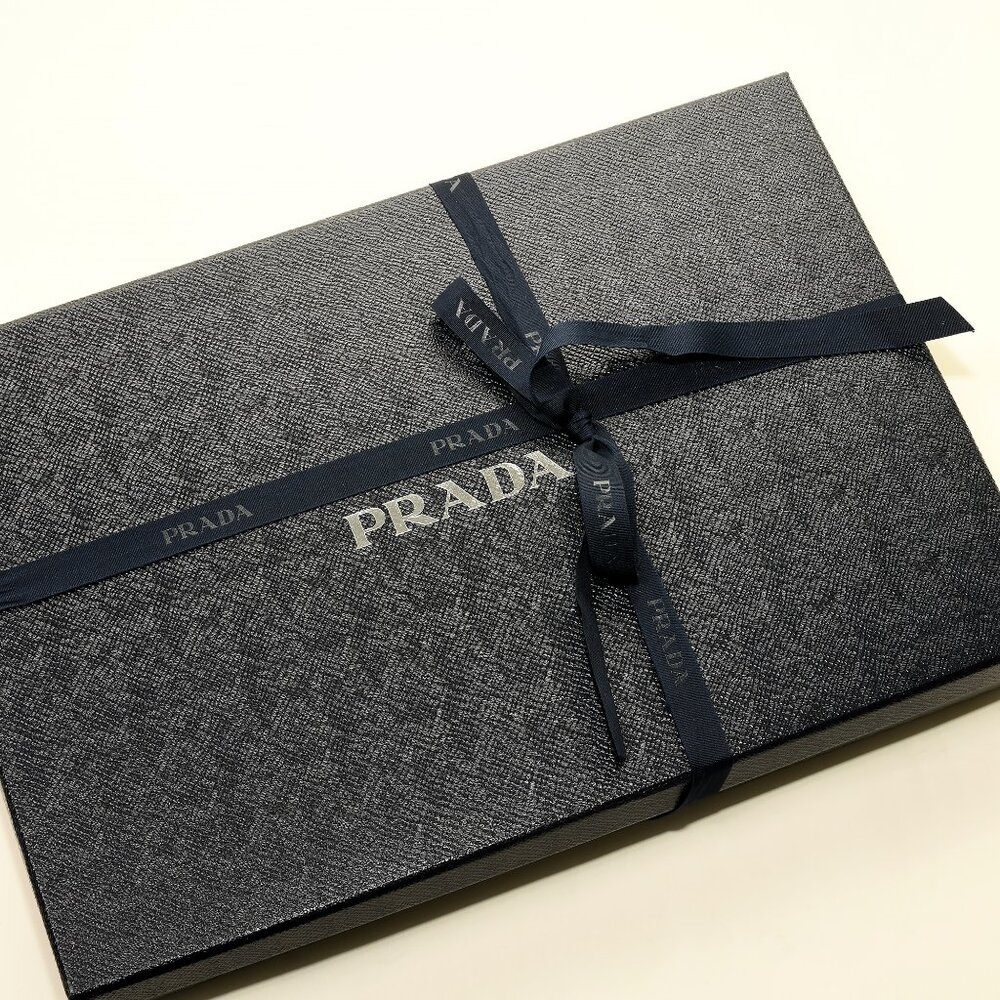 Authentic Prada Saffiano Whale Clutch – Model 2VH073 - Picture 8 of 8